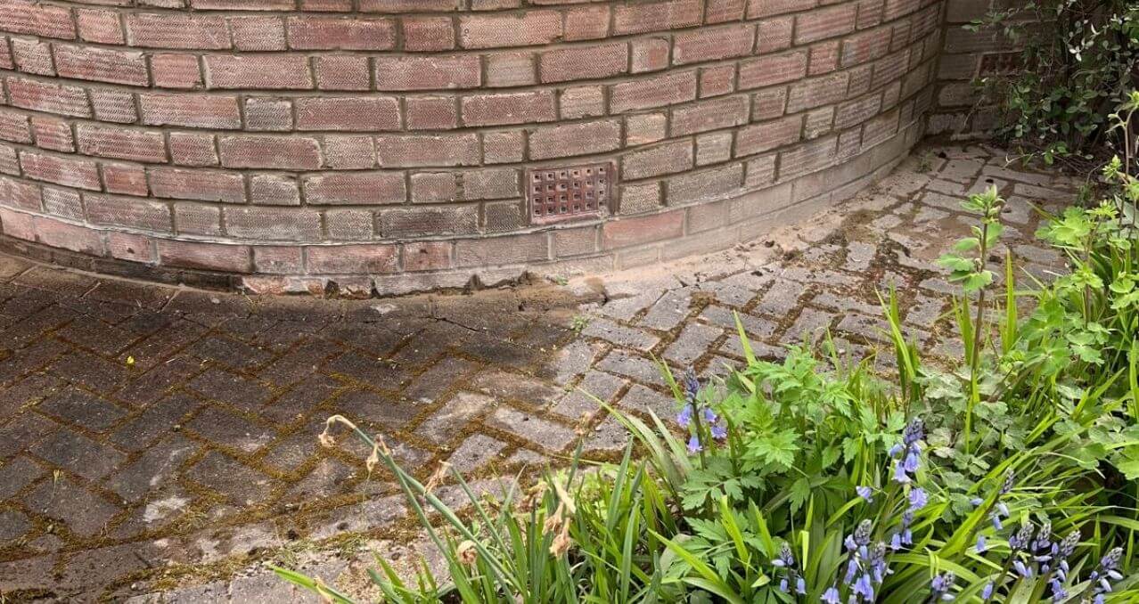 Repointing Brickwork